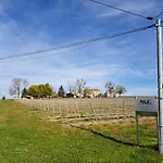 La Metairie Au Milieu Des Vignes Apartment Reaux