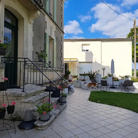 La Métairie Au Milieu Des Vignes