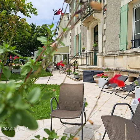 La Métairie Au Milieu Des Vignes Réaux