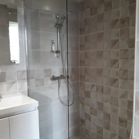 La Métairie Au Milieu Des Vignes *