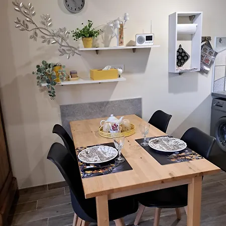 La Métairie Au Milieu Des Vignes *