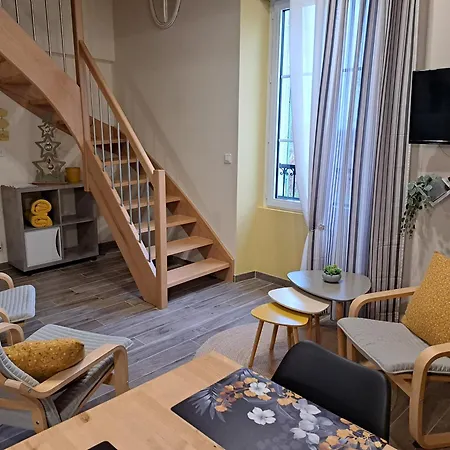 La Métairie Au Milieu Des Vignes